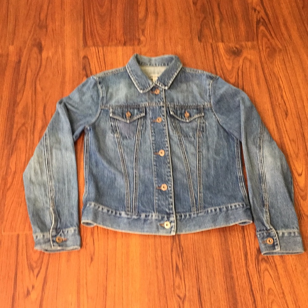 The GAP Blue Mid Wash Denim Jean Jacket Trucker Medium